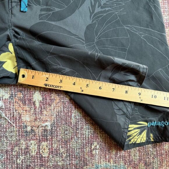 Patagonia Men's Swim Shorts - gray and Yellow Floral size 35 - Picture 4 of 9